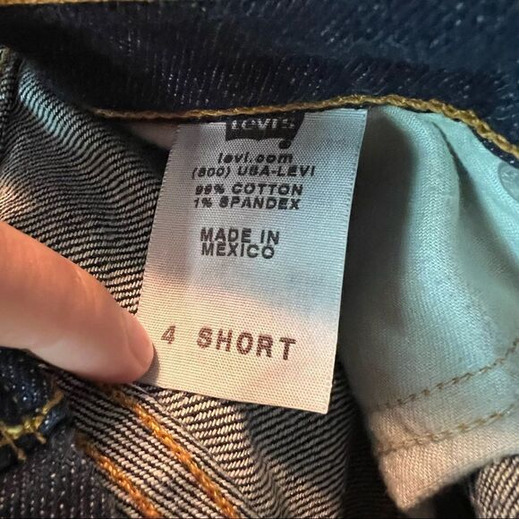 Levi’s 505 straight leg jeans. Size 4 short - Picture 6 of 10